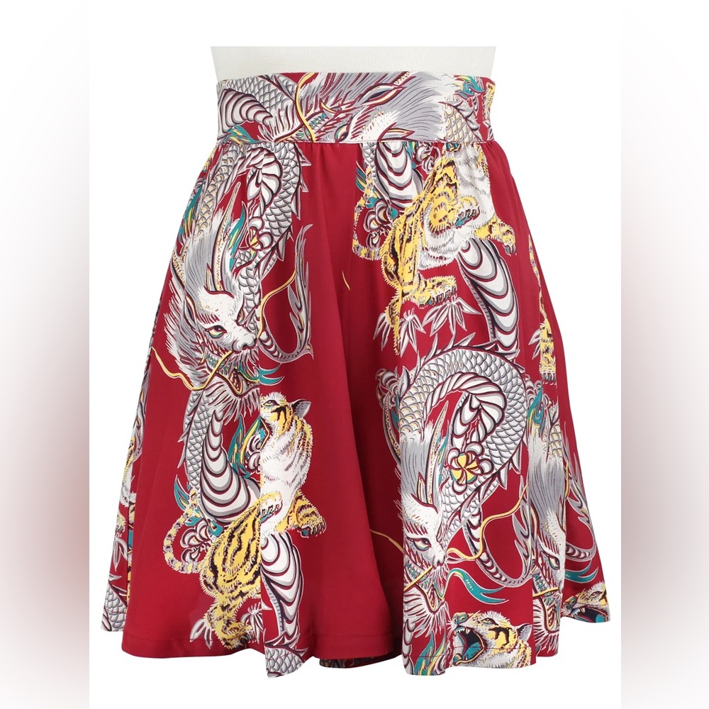 Trashy Diva HIGH WAIST SHORTS - DRAGONS & TIGERS. Size 6